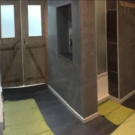 Prázdninový dům La Ruine 4* , 12 Personnes, Avec Et Piscine .
